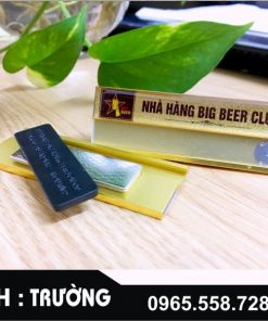 Biển thay tên nhân viên 12